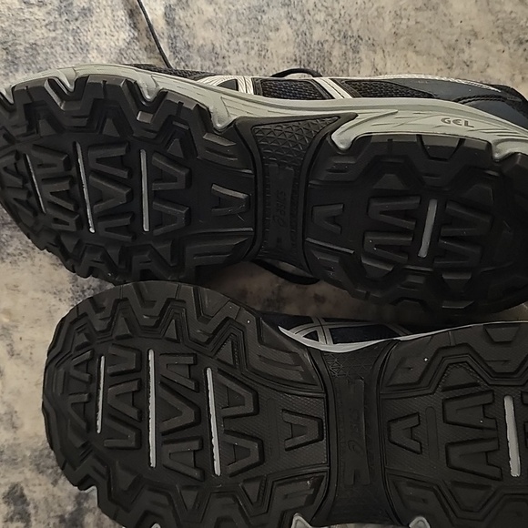 ASICS Men's Navy and Gray Running Shoes - Picture 5 of 7